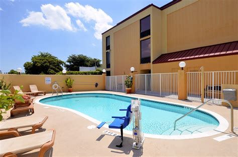 Comfort Inn & Suites Lantana